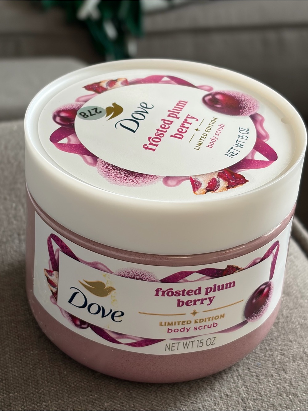 Dove Frosted Plum Berry Body Scrub 15 oz Limited Edition Holiday Treats